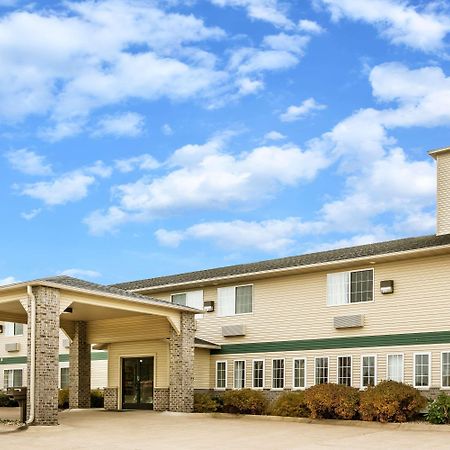 Super 8 By Wyndham Neillsville Wi Εξωτερικό φωτογραφία