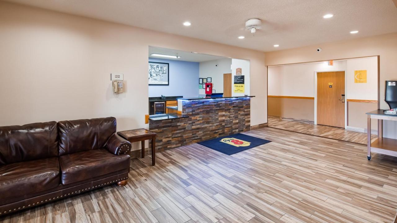Super 8 By Wyndham Neillsville Wi Εξωτερικό φωτογραφία